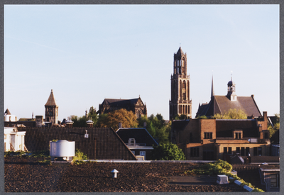 606446 Overzicht vanaf het dak van de bioscoop City Theater (Voorstraat 89) te Utrecht in zuidelijke richting, met van ...